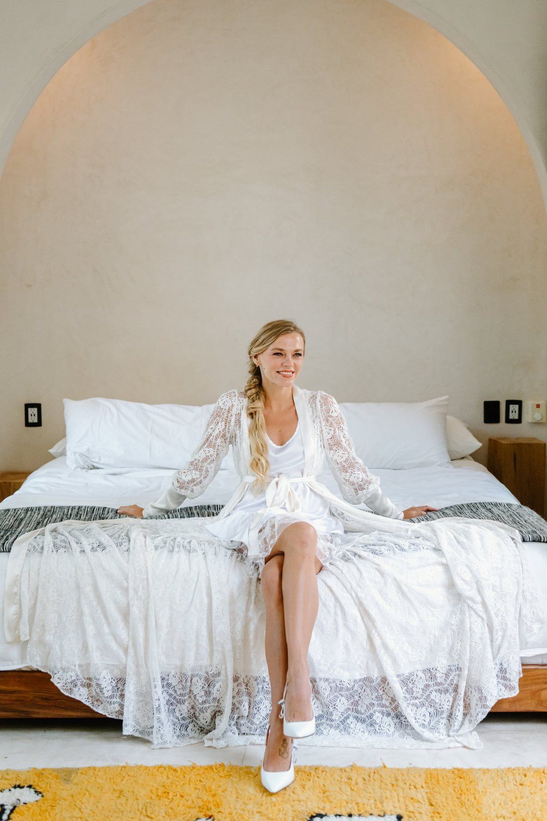 The bride ready in her suite