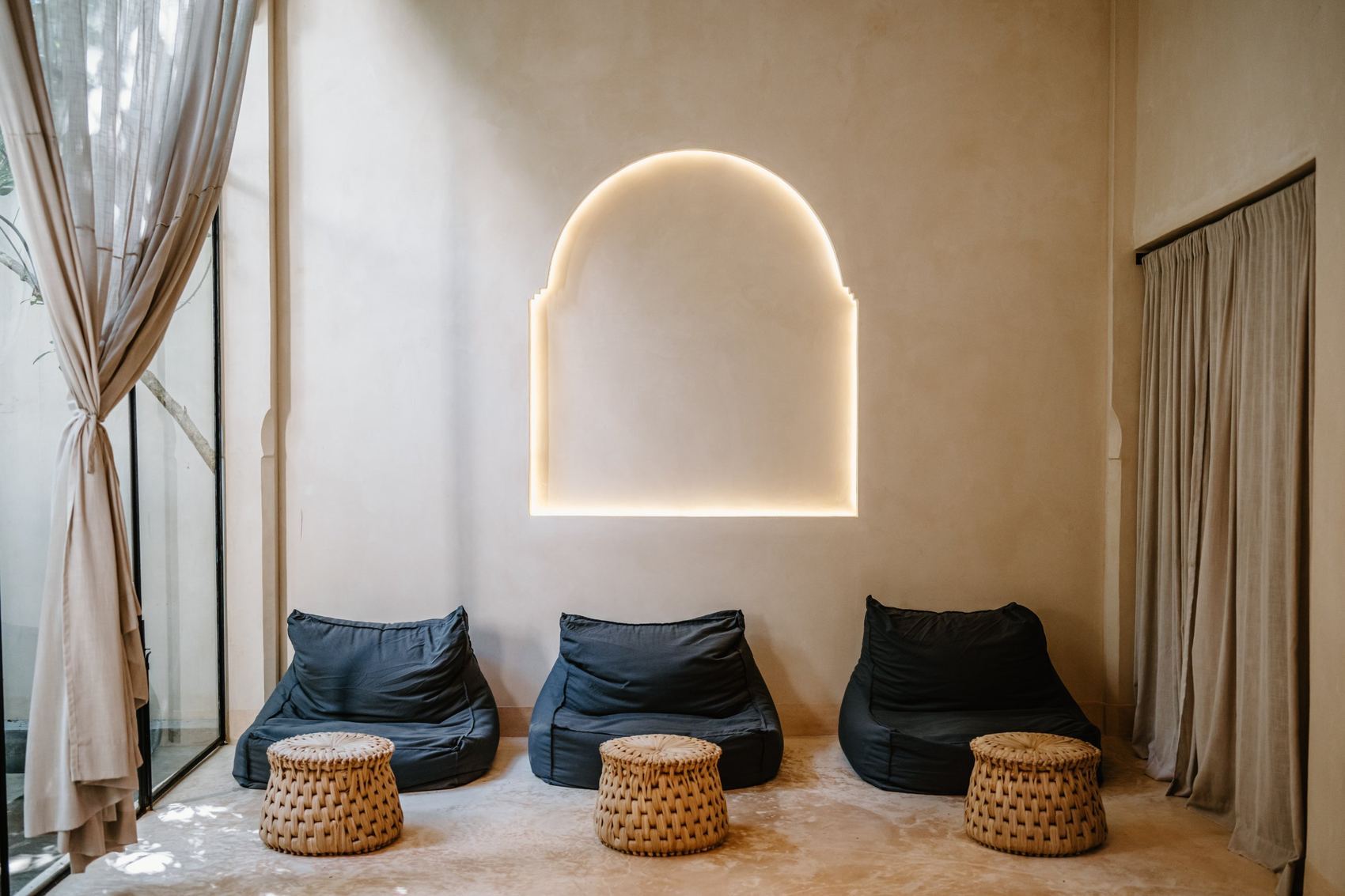 Multifunctional room with air conditioning